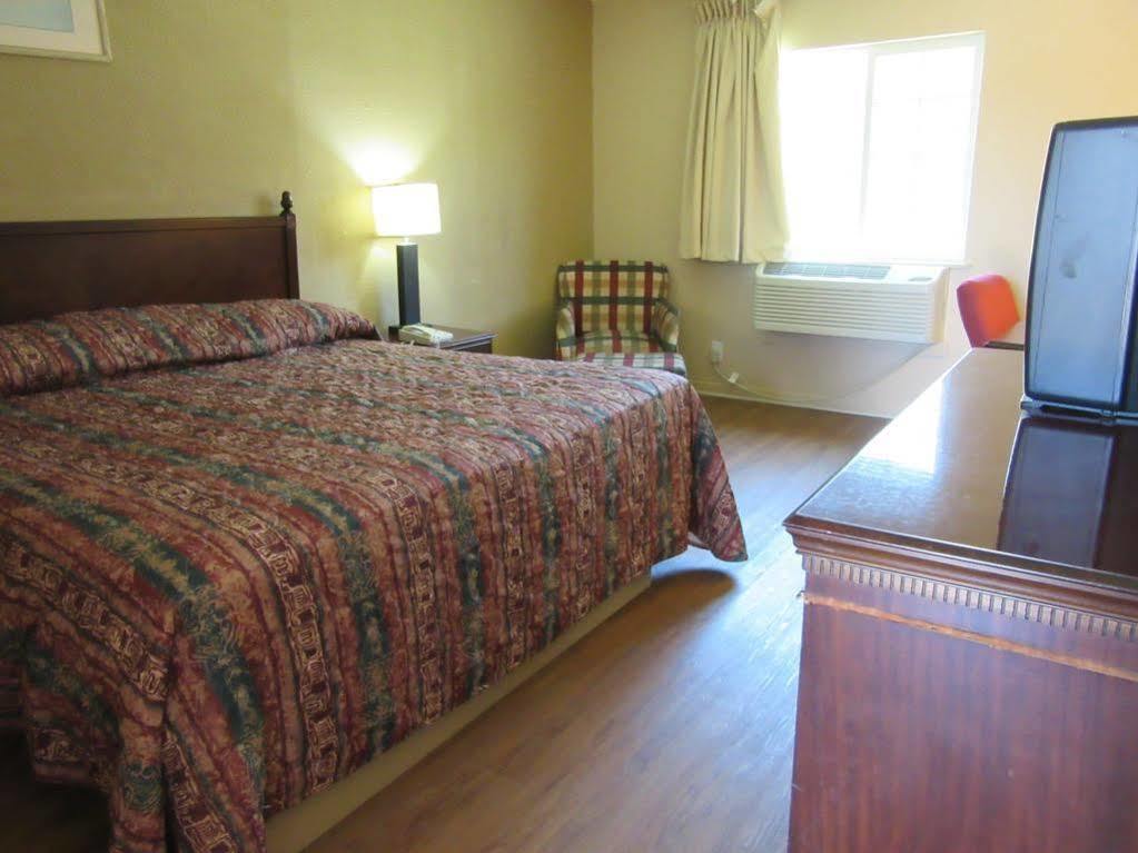 Bella Vista Inn And Suites Grand Prairie Buitenkant foto